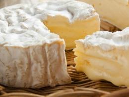 Camembertkäse – wie man ihn richtig isst