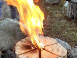 Finská svíčka: bezpečný, dlouho hořící oheň