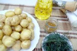 Smažené nové brambory: voňavé a růžové