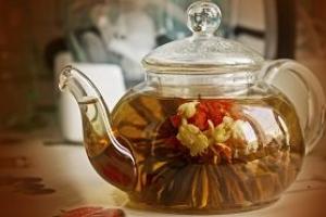 Eigenschaften und Haltbarkeit von Pu-Erh- und Loseblatt-Tee. Haltbarkeit von Tee in einer Eisendose